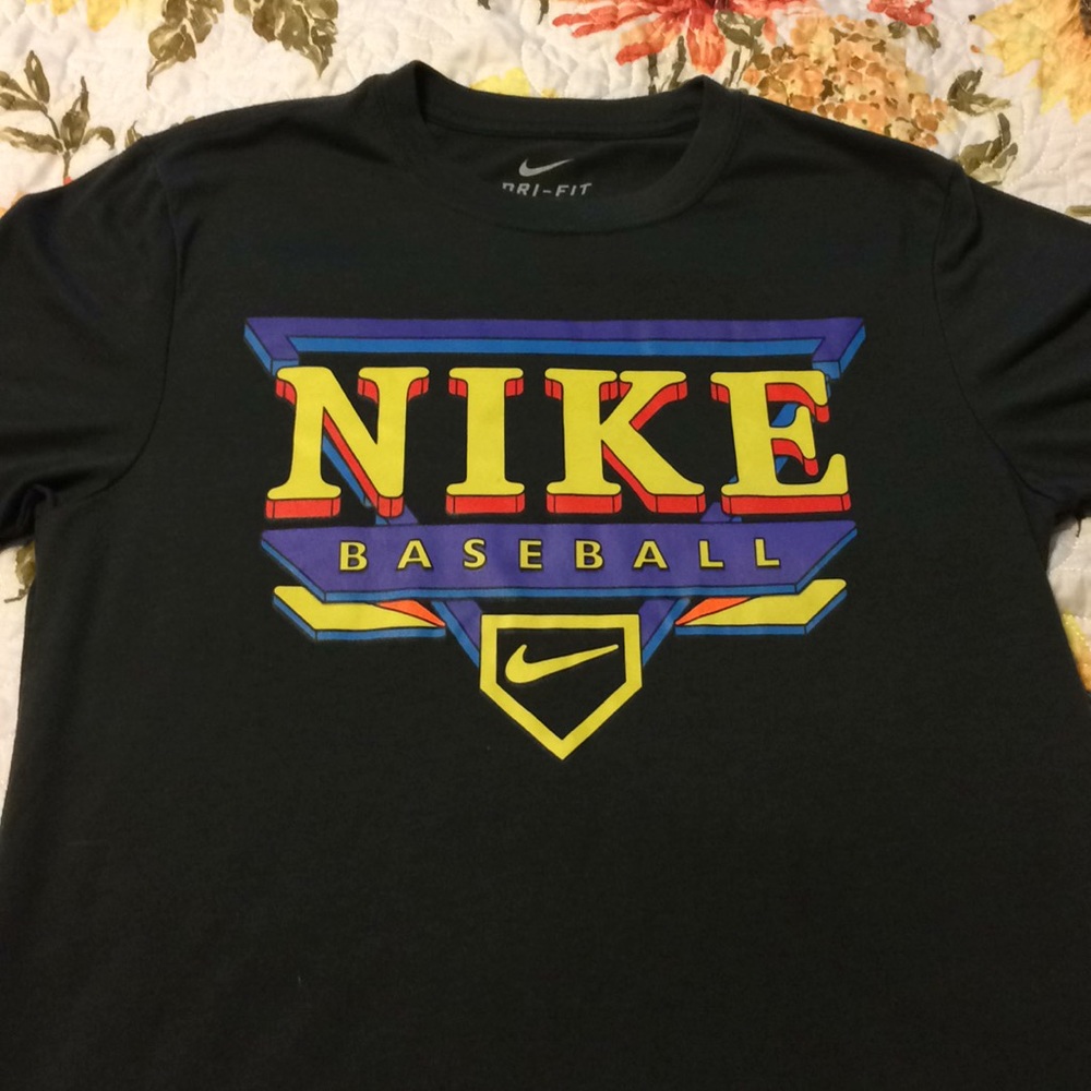 Nike Dri-fit Men's Medium Baseball t shirt . Nice